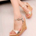 Sepatu Wanita Gold Bahan Silky